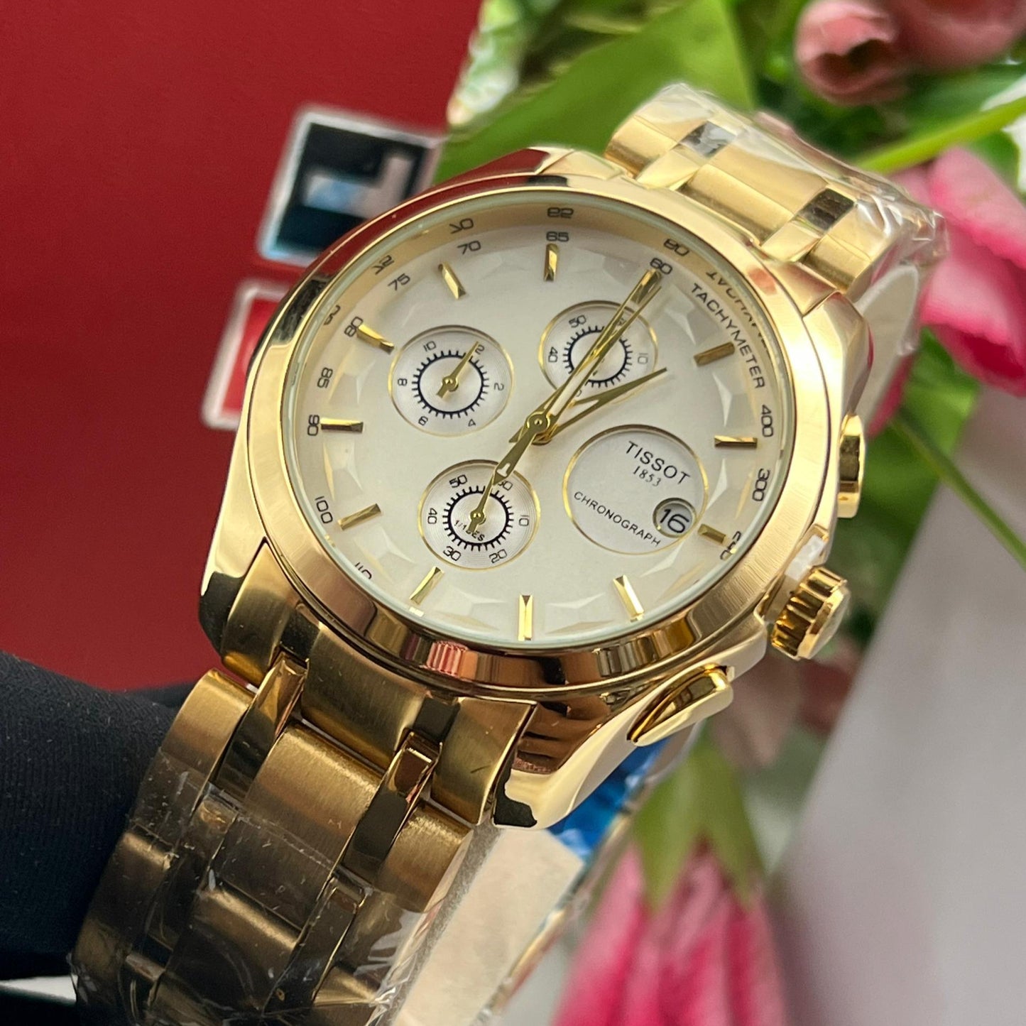 Montre Tissot (Ref MM043 bracelet en Acier doré)