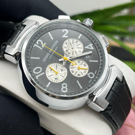 Montre Louis Vuitton (Ref MM011 Bracelet en cuir noir)