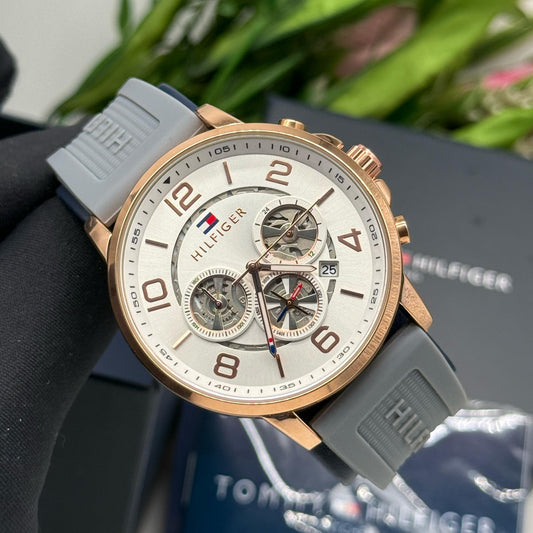 Montre Tommy Hilfiger Chronographe (Ref MM066 Bracelet Silicone Gris)