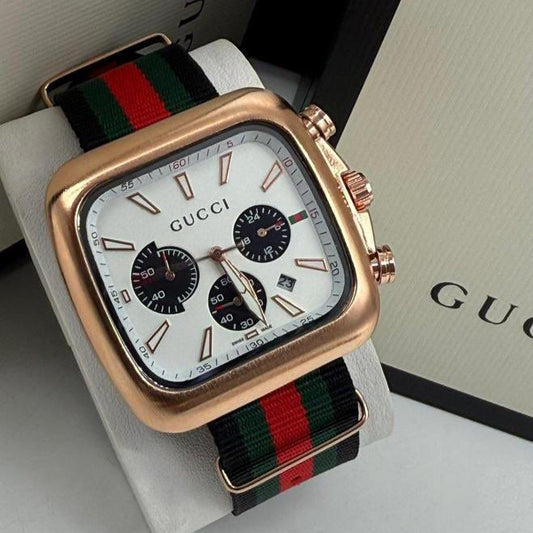 Montre Gucci Chronographe Carrée (Ref MM063 Bracelet en tissu rayé Gucci)